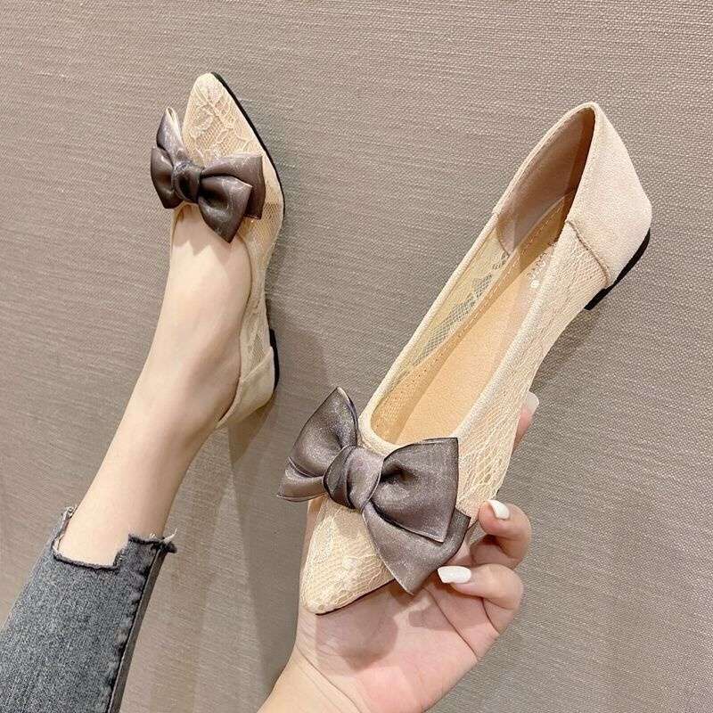 Sandals women's 2025 new comfortable and breathable flat-bottomed pointed single shoes summer mesh lace versatile black work shoes