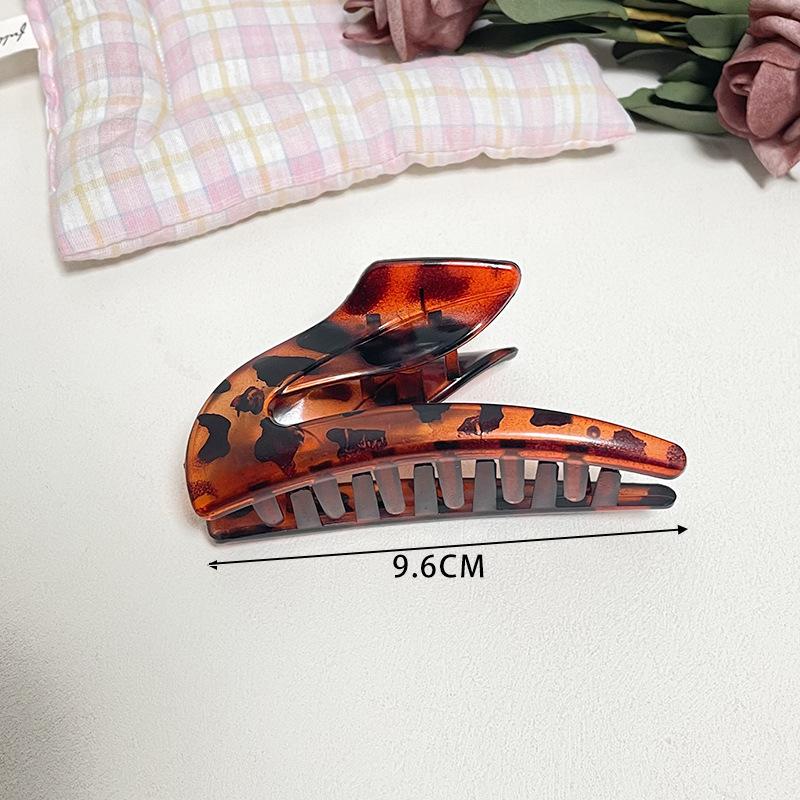 Z-shaped Leopard Print Hair Claw for Women, Large Shark Clip for Back of Head, 2026 New Niche High-end Hair Accessory