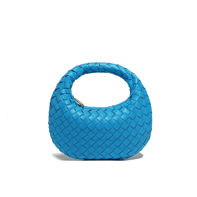 Stylish solid color hand-carried women's bag, simple and trendy handwoven bag, shoulder messenger bag.