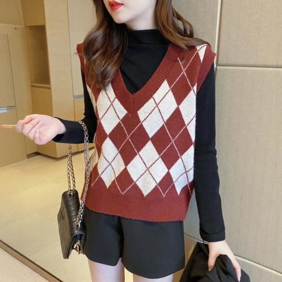 Women's Diamond Plaid Pattern Knitted Vest Loose V Neck Sleeveless Pullover Tank Top Casual School Sweater Top
