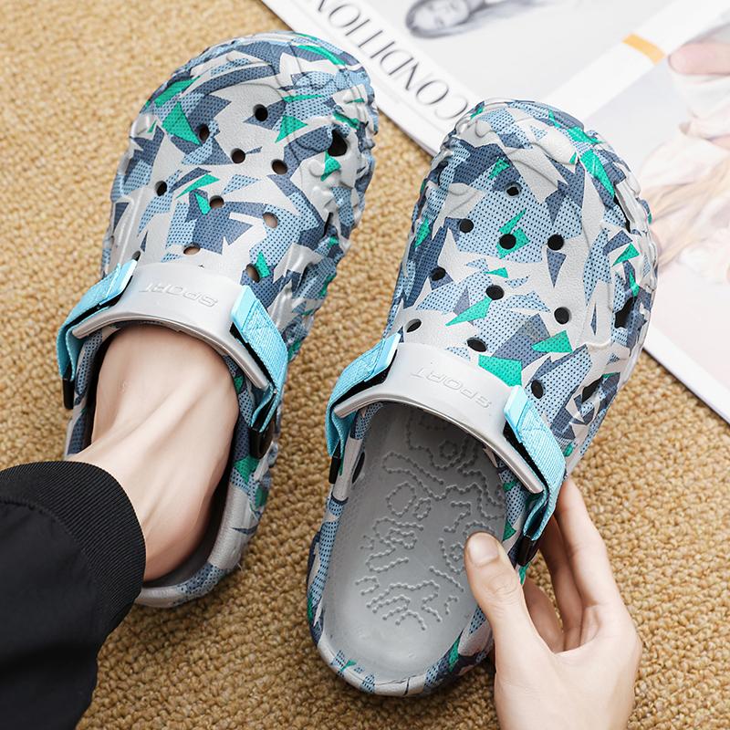 New Men's Clogs Slippers EVA Soft-soled Lightweight Home Casual Sandal Men Garden Shoes Flat Camouflage Outdoor Sandals Male