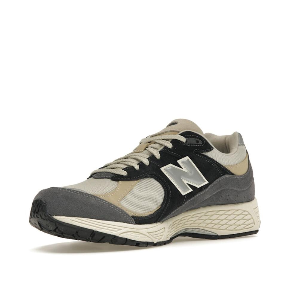 New Balance 2002R Magnet Timberwolf Unisex Sneakers Grey M2002RSH