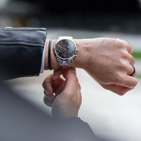 Daniel Wellington ICONIC CHRONOGRAPH LINK ONYX chronograph watch 42mm,Korean popular watches