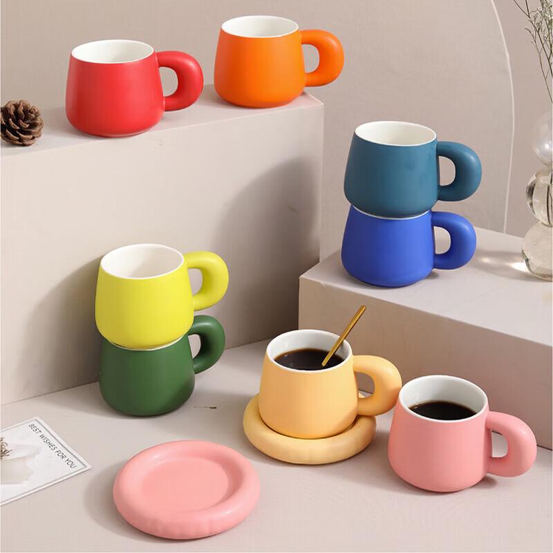 Kaffe- och mjölkmugg i keramik