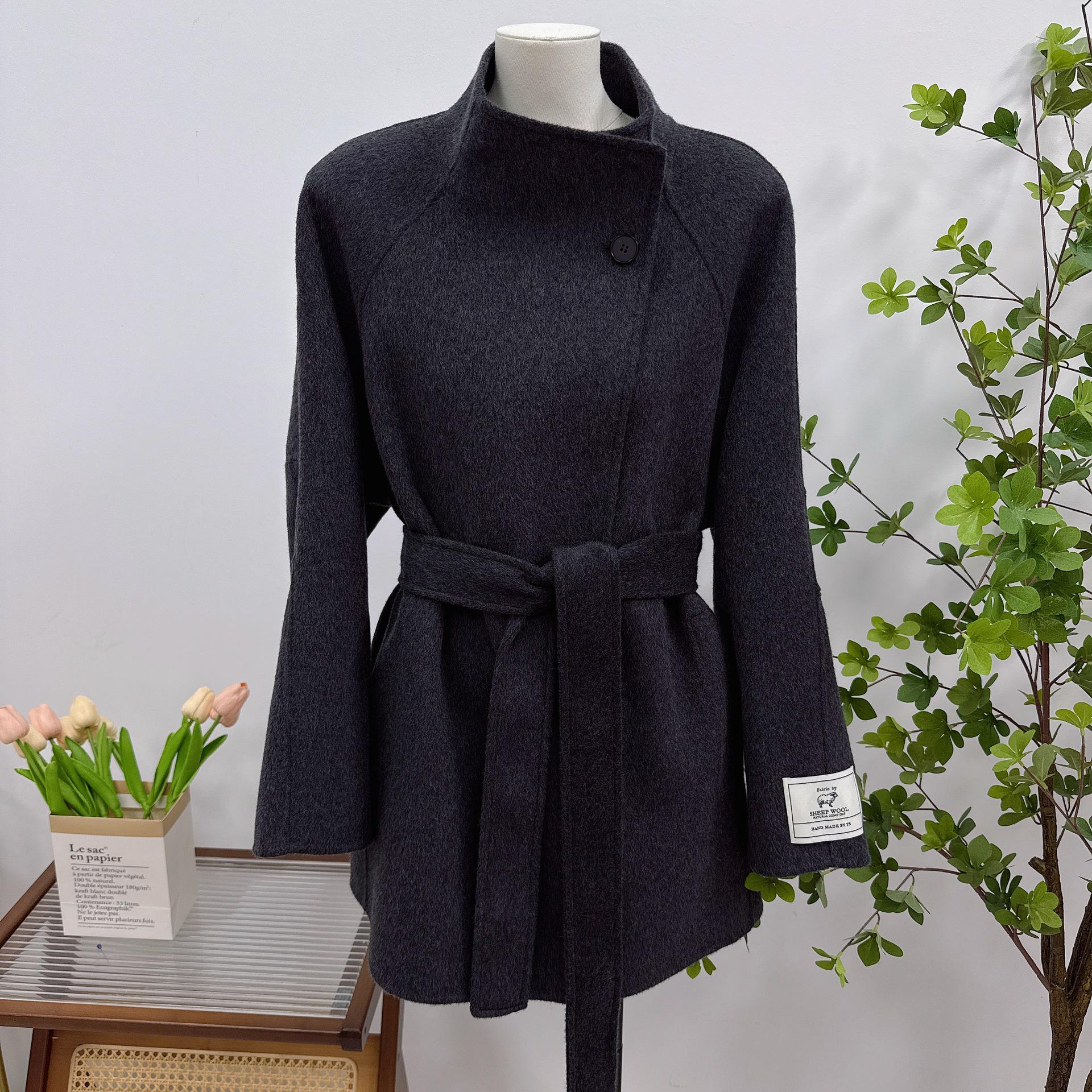 

Пальто средней длины из смесовой шерсти в корейском стиле со стойкой и поясом для осени/зимы 2025 S (85-110 lbs) темно-серого