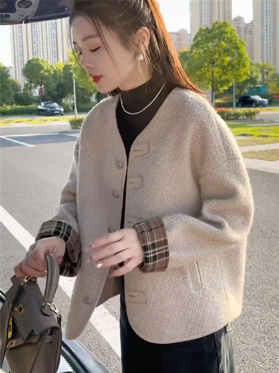 

Женское короткое пальто из овечьей шерсти с меховой отделкой - Весна/Осень 2025, Повседневный круглый вырез, Стиль «маленькая парфюмерная лавка» S (Recommended 90-102 lbs)