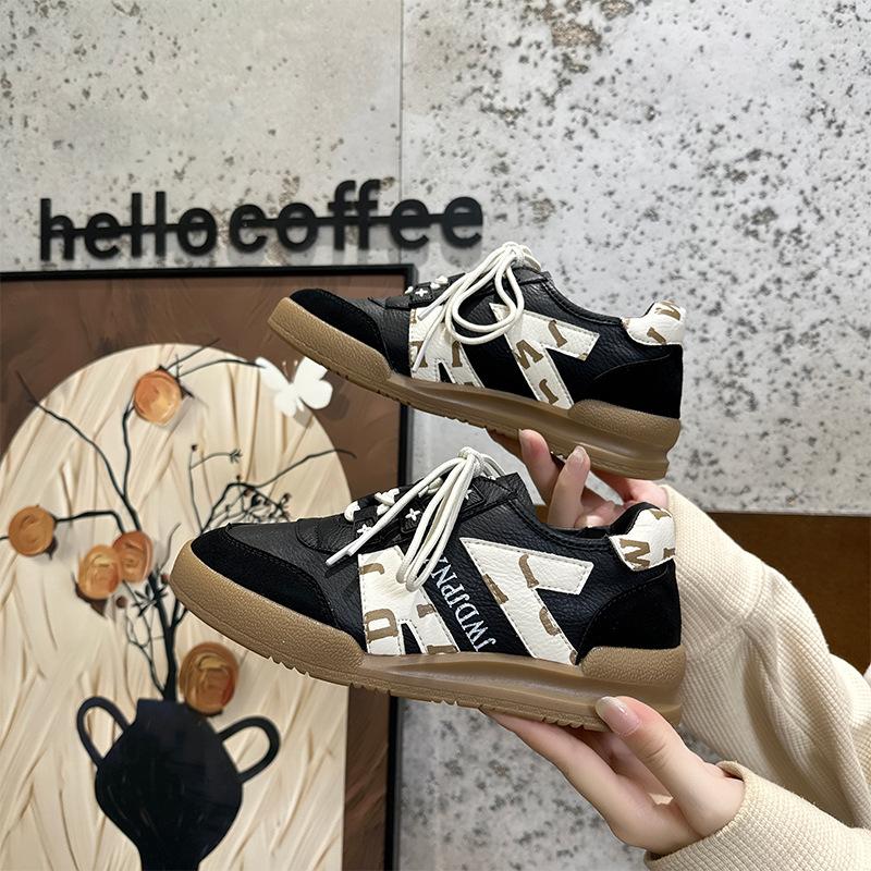 

Autumn retro leather female inner height increase 5CM leisure sports female tide 40