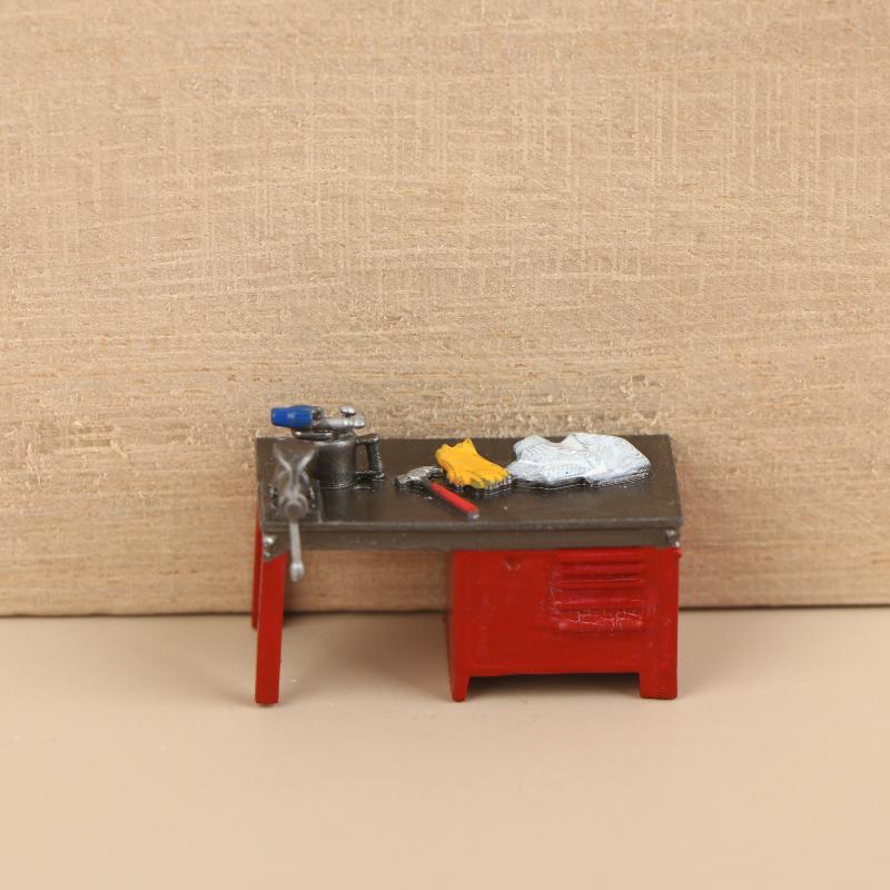 1/64 Scale Tool Bench/Pegboard Model Garage Scene Display Prop Accessories Collection Gifts