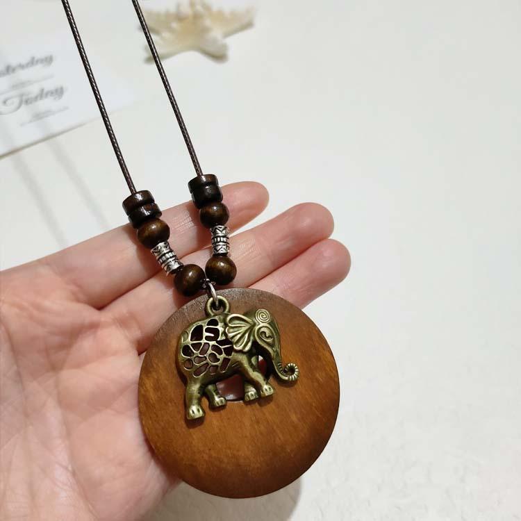 New Chinese Retro Zen Leather Rope Necklace Autumn and Winter Bohemian Ethnic Wind Leaf Long Sweater Chain