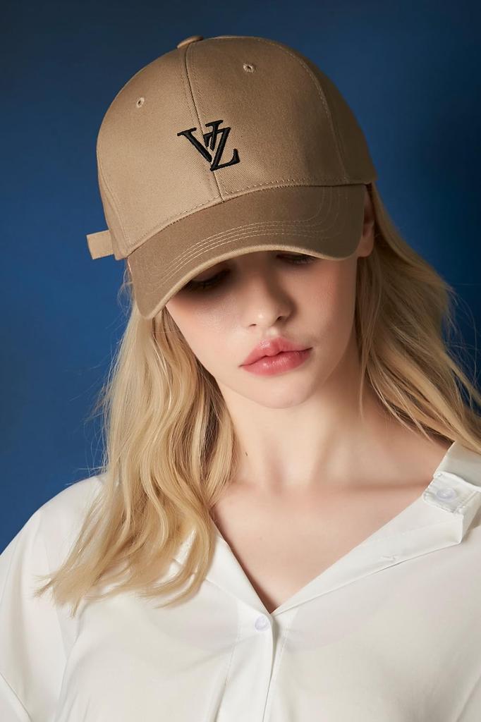 3D Monogram logo over fit ball cap Beige [VARZAR]
