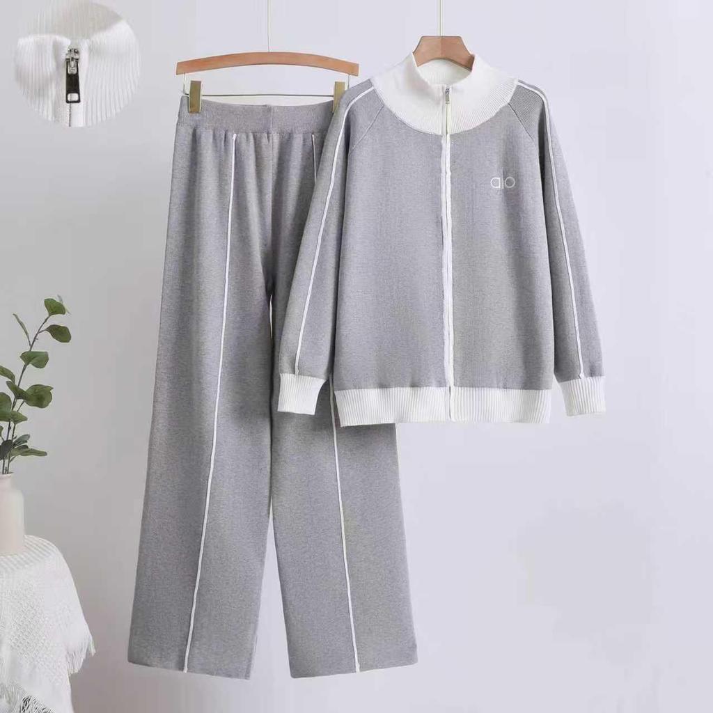 Women's Versatile Color-Block Knit Suit: Age-Defying Stand-Collar Jacket & Wide-Leg Pants Set