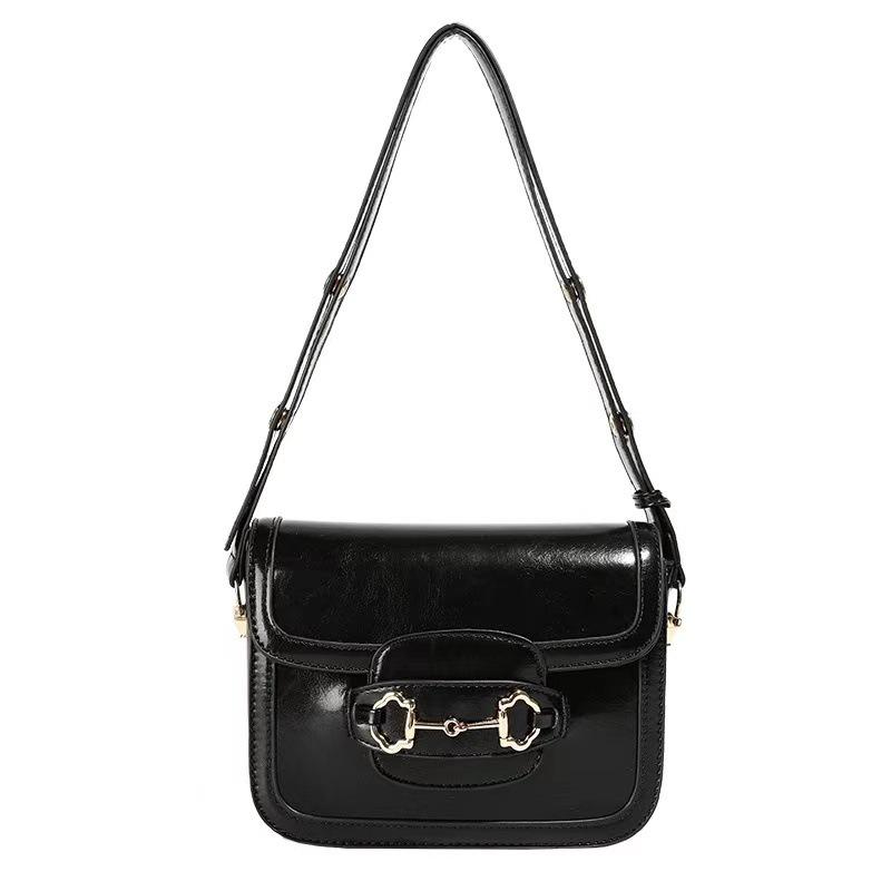 

Red niche armpit new bride wedding shoulder messenger bag literary style