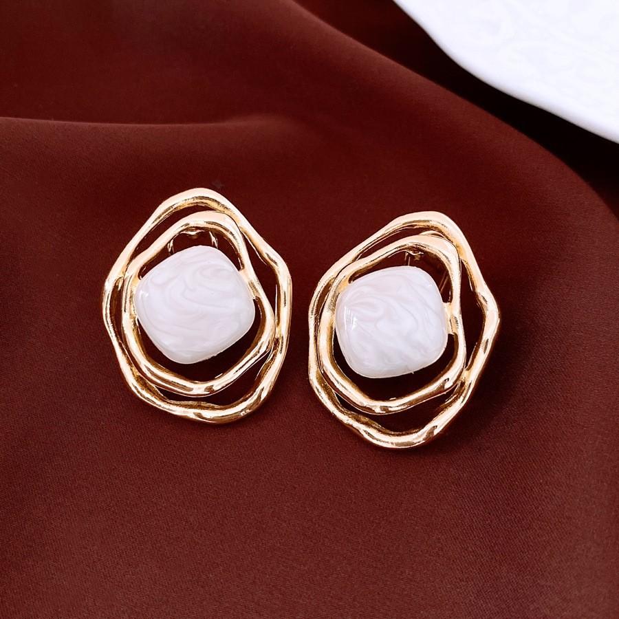 Silver Needle Diamond Oval Pendant Fringed Earrings Medieval Vintage Court Style Stud Earrings Light Luxury Retro Earrings