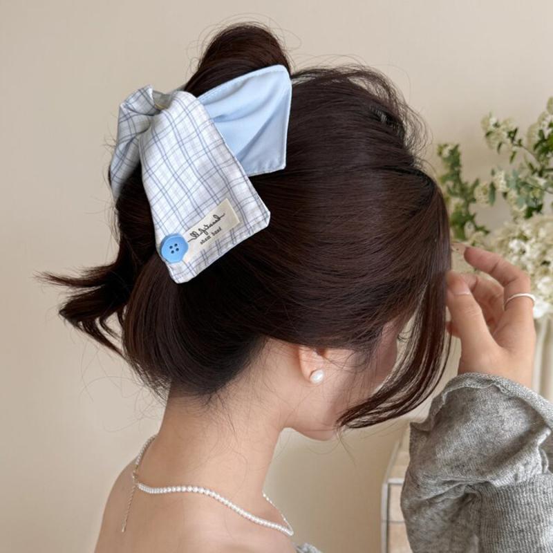 Striped Triangular Shark Hair Clip Fashion Matte Non-slip Hairpin for Women Girls Weekend Outing Hair Styling Accessory