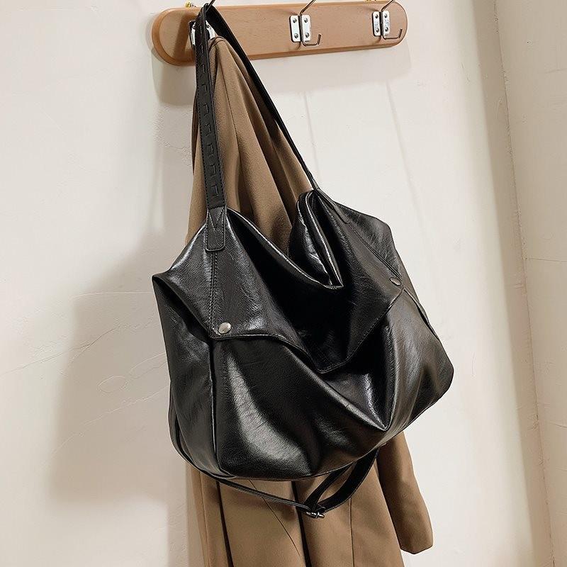 Stylish Large Capacity Soft Shoulder Bag For Women Trendy Spring Summer Fashion