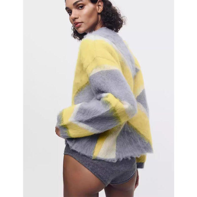 Fall and Winter New Arrival Women's Clothing Oumeitong Diligent Style Loose Round Neck Long Sleeves Splicing Knitwear Sweater 2893118