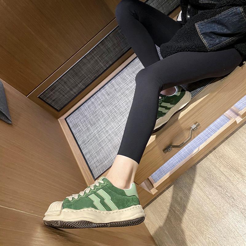 Dissolved shoes women's 2025 new shell head round head low-top casual board shoes color matching thick-soled leather casual women's shoes