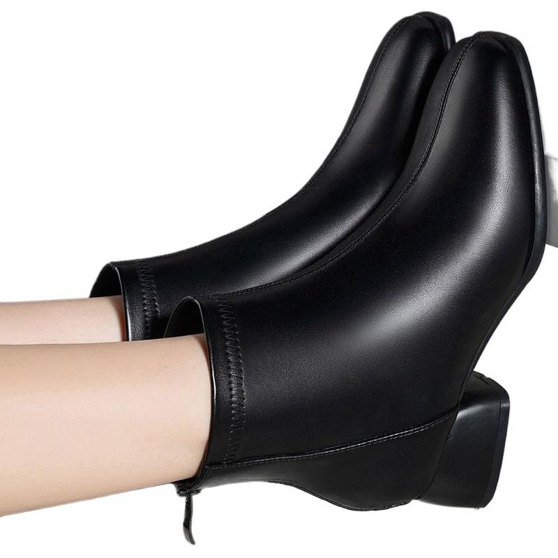 New autumn and winter small size 31 3233 leather black thick heel short boots women's head single boots large size Martin boots 41-43