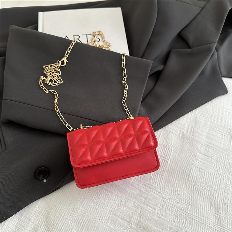 

Модная портативная наплечная сумка-мессенджер простая маленькая сумка женская 2025 лето новая тенденция простая повседневная маленькая квадратная сумка красный