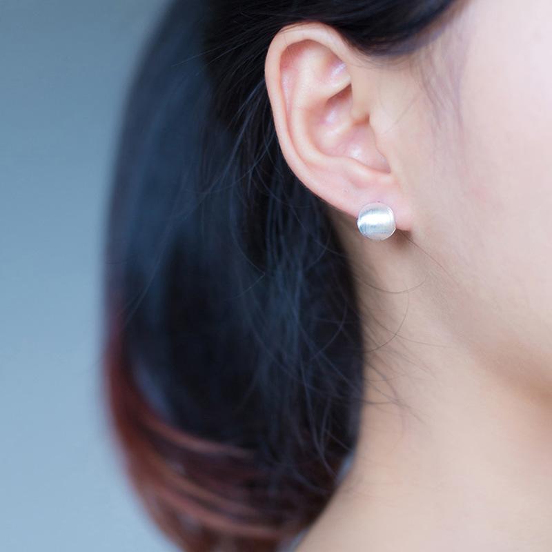 Korean Version of Fashion Brushed Ball Ear Buckle Cold Wind High Sense Popular Women's Earrings Simple Jewelry