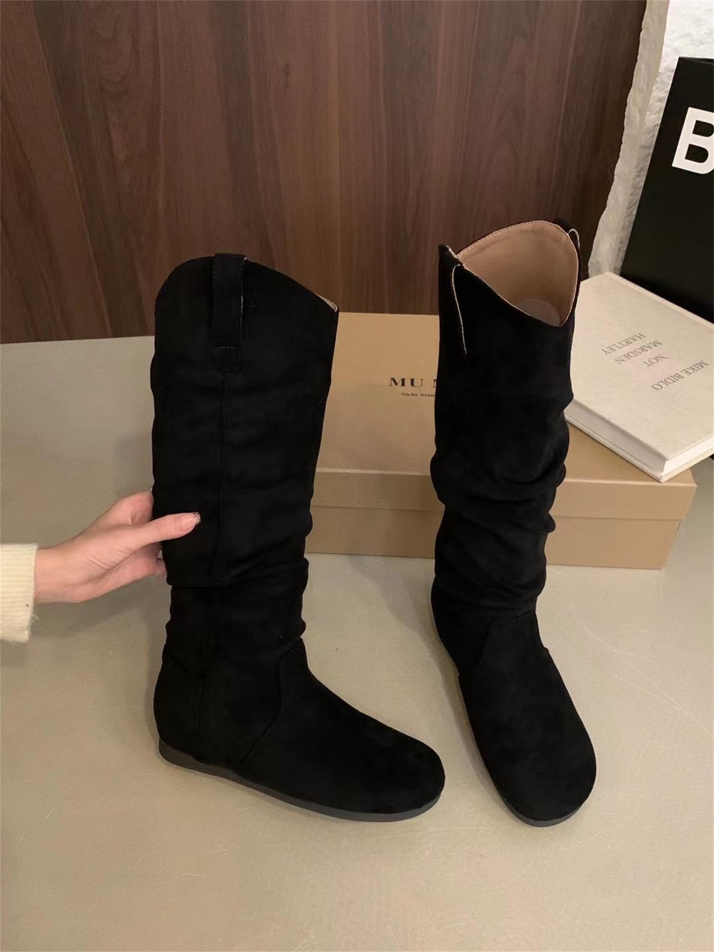 

Mushroom glutinous waxy same inner height-increasing suede piling boots boots women s boots 2025 autumn and winter V-mouth thin boots 35