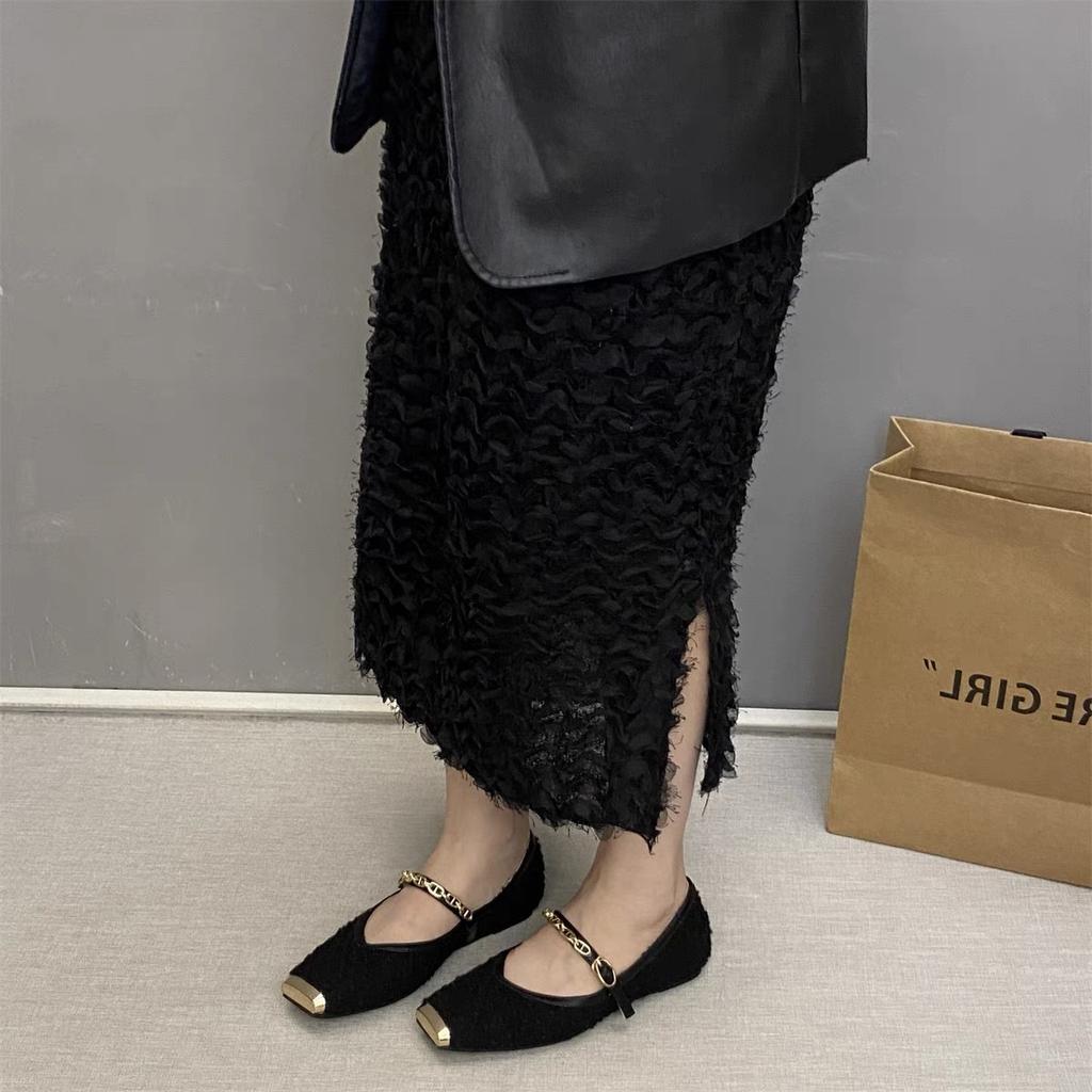 Chain Mary Jane shoes women's shoes 2025 autumn and winter new square head word with shallow mouth flat bottom with skirt single shoes