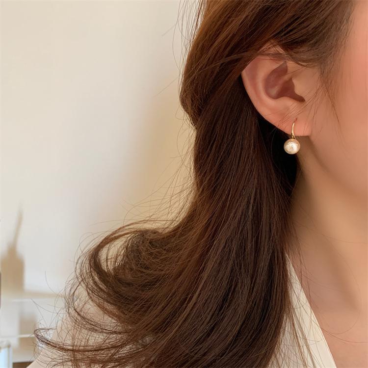 Xinjiang Cotton Pearl Ear Hook French Retro Cream Cotton Pearl Earrings Femininity Ear Hook