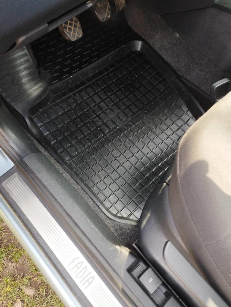 

Гумові килимки з бортом (4 шт, Polytep) для Skoda Fabia 2000-2007 рр.