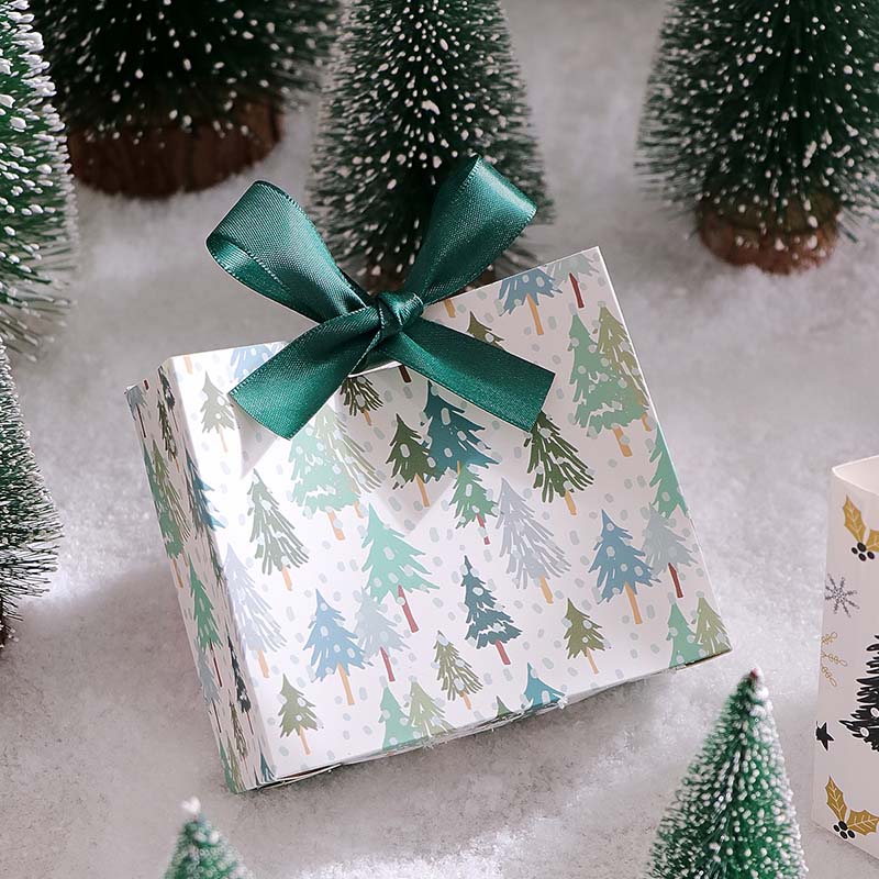 WTEMPO 60PCS 3-Style DIY Creative Ribbon Bow Foldable Paper Boxes Christmas-themed Festive Gift Boxes Christmas Tree Pattern Printed Packaging Boxes