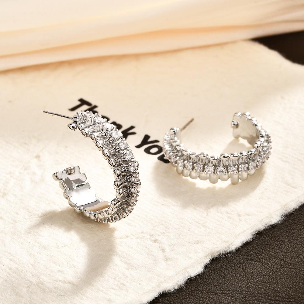 Retro Zircon Irregular Metal Strip Hoop Earrings - High-End Niche Design Stud Earrings for Women
