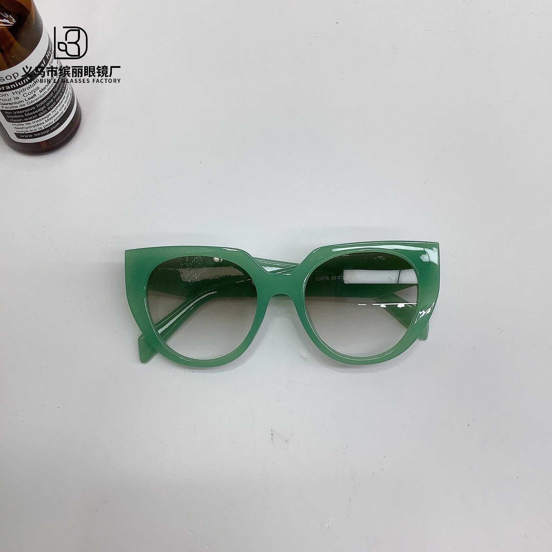 

Солнцезащитные очки женские летние солнцезащитные очки с защитой от ультрафиолета мужские солнцезащитные очки для вождения трендовые модные солнцезащитные очки с круглым лицом солнцезащитные очки