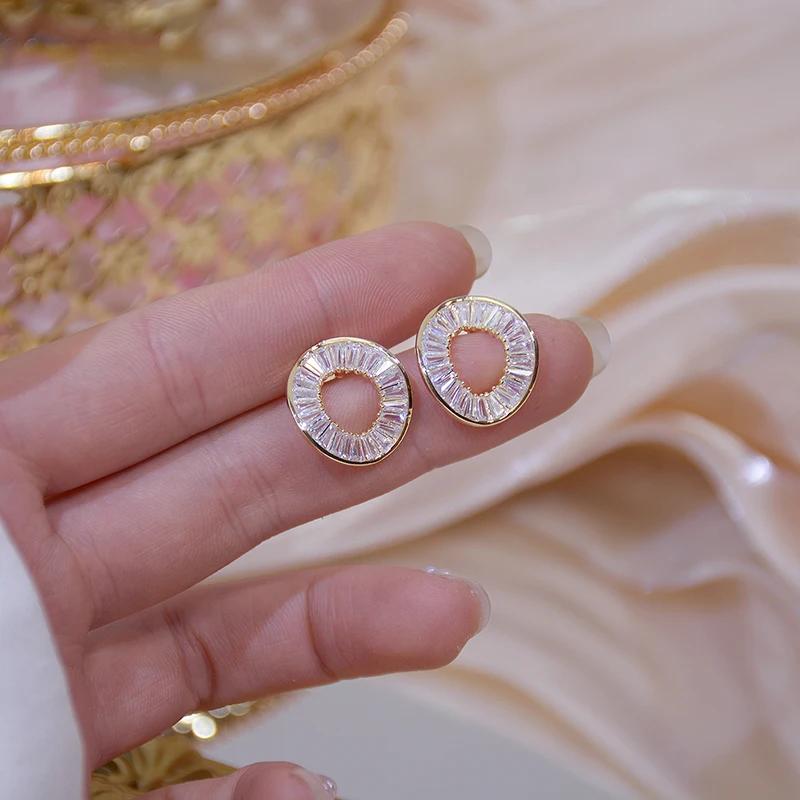 Korea Hot Selling Fashion Zircon Exquisite  Real Gold Plating Earrings Twisted Luxury Full Zircon Women's Wedding Earrings