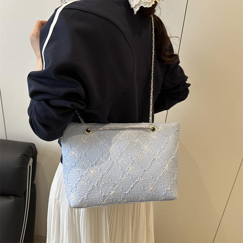 Fashion and Popular Women's Diamond 2025 Summer New Casual Simple Chain Crossbody Shoulder Tote Bag