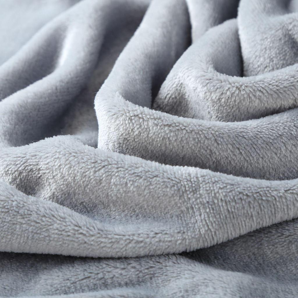 Solid Color Cloud Mink Flannel Blanket - Perfect for Office Naps and Air-Conditioned Rooms