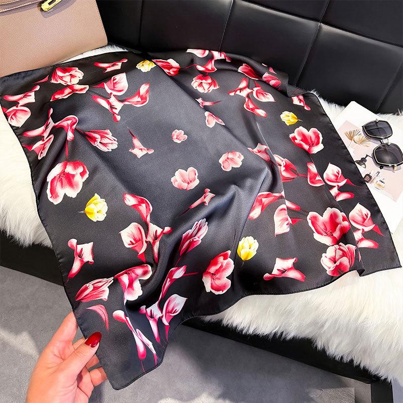 Spring Silk Scarf Fashionable Foreign Style Versatile Small Square Scarf 70Cm Decorative Scarf Sunscreen Travel Shawl Women