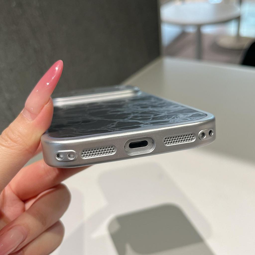 High-Value Niche Ice Crack Pattern Case for iPhone 17 Pro Max and Apple 16 Pro – Full Coverage with Drop Protection.