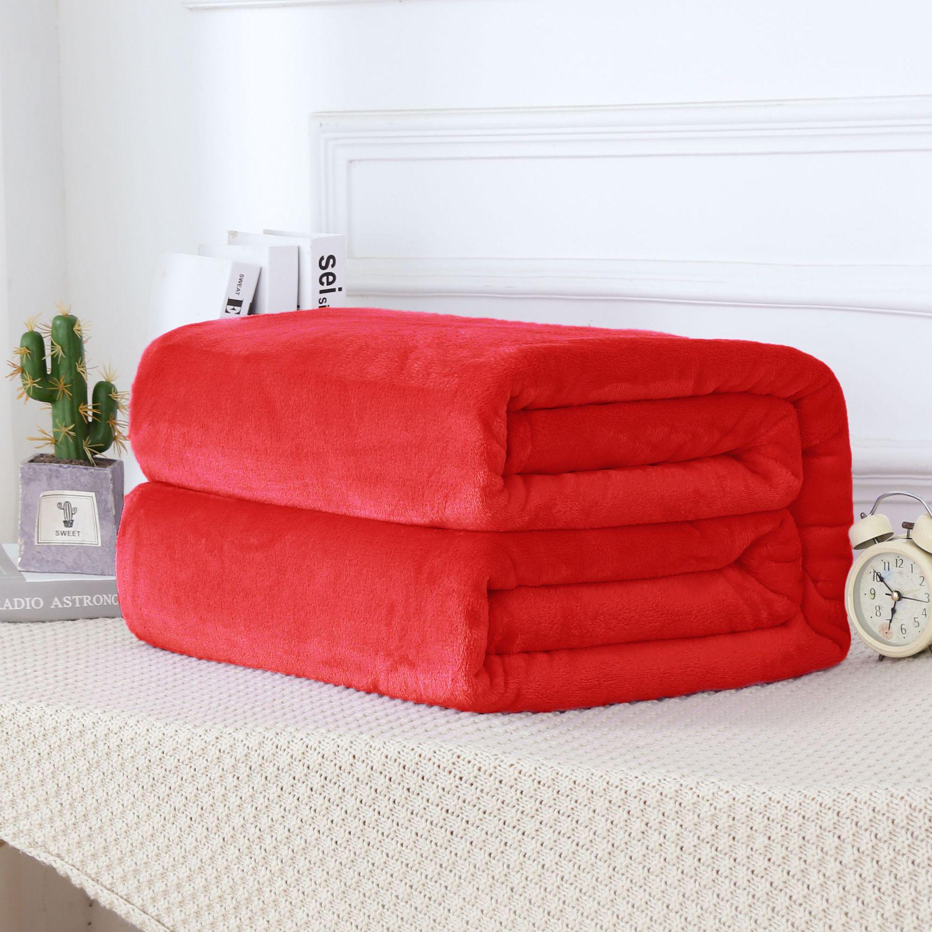 

Однотонное флэнелевое одеяло Cloud Mink — идеально подходит для сна в офисе и в комнатах с кондиционером 200x230 cm 1380 g красный