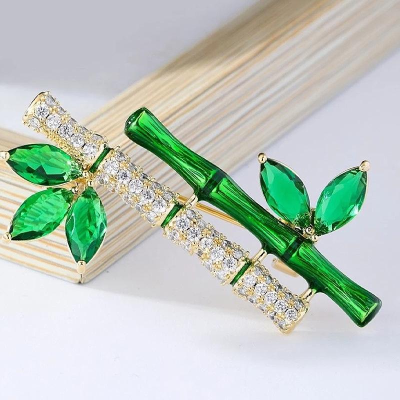 

Bamboo Peace Rise Trendy Brooch: Hepburn Style Light Luxury Lapel Pin for High-End Summer Suits