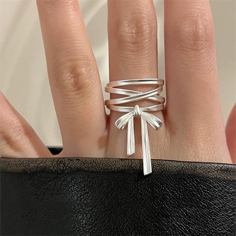 French S925 Sterling Silver Ballet Ribbon Bow Ring with Movable Design - Elegant and Girlish.