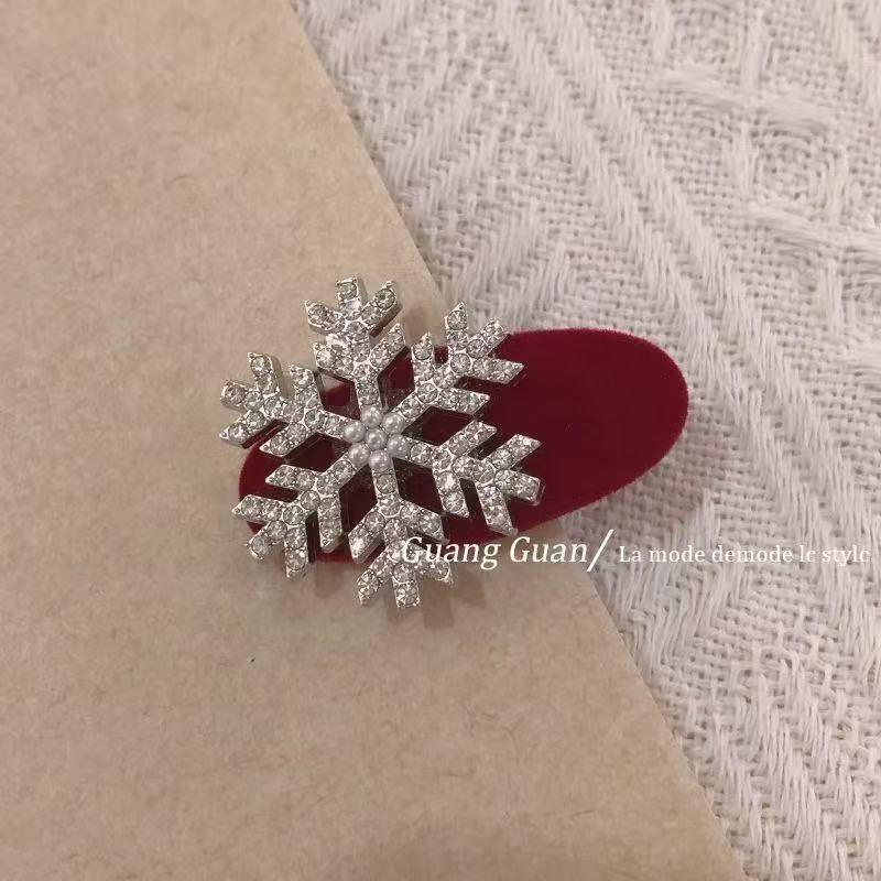Red Plush Christmas Snowflake Cat Hair Clip for Women - Sweet & Versatile Style