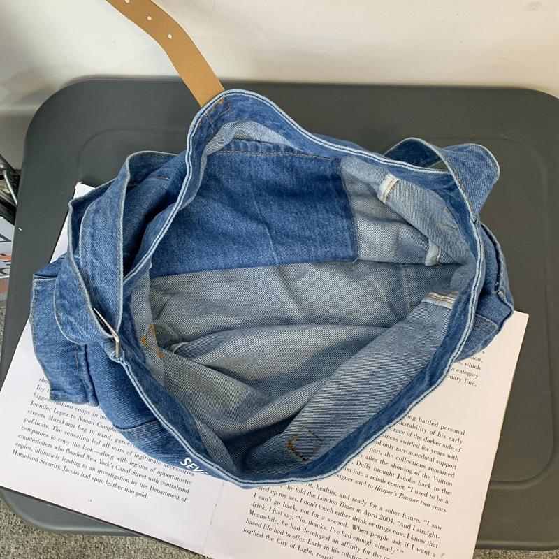Crossbody-väska med stor kapacitet Kvinnlig jeansväska Bokstavsväska Student axelväska