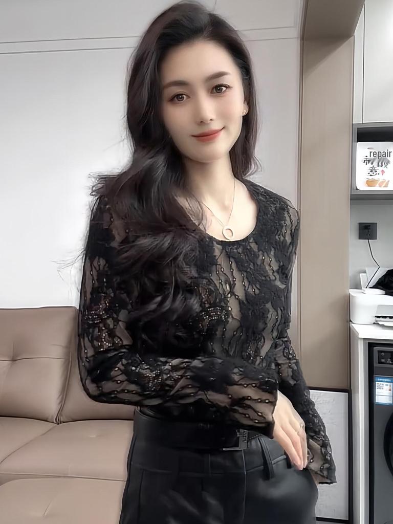 2025 Chic Black Versatile High-End Lace Fleece Long-Sleeved Top