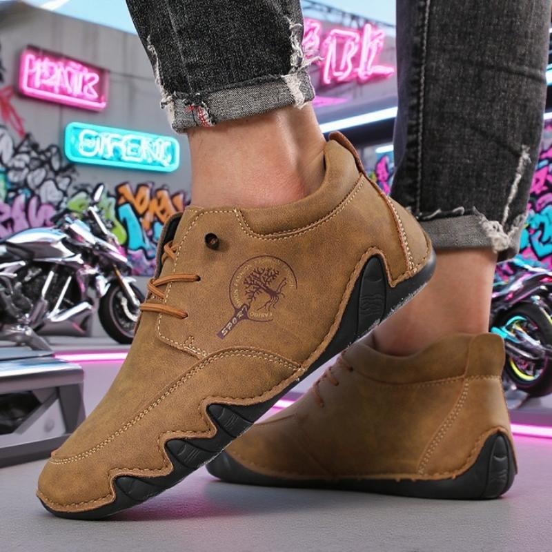 new Men's Fashion Brand Soft Soled Loafers Anti Slip Low Cut Leather Sneakers Comfortable Casual Shoe Outdoor Driving Bare Boots