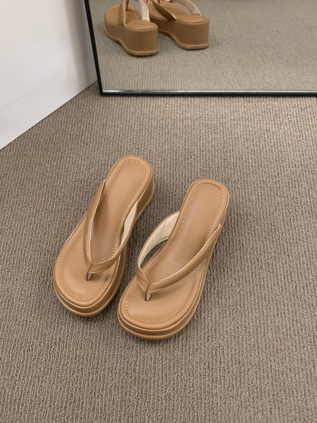 

Толстоподошвенные шлепанцы женская обувь носить новый наклонный каблук праздничные пляжные сандалии 39 абрикосовый