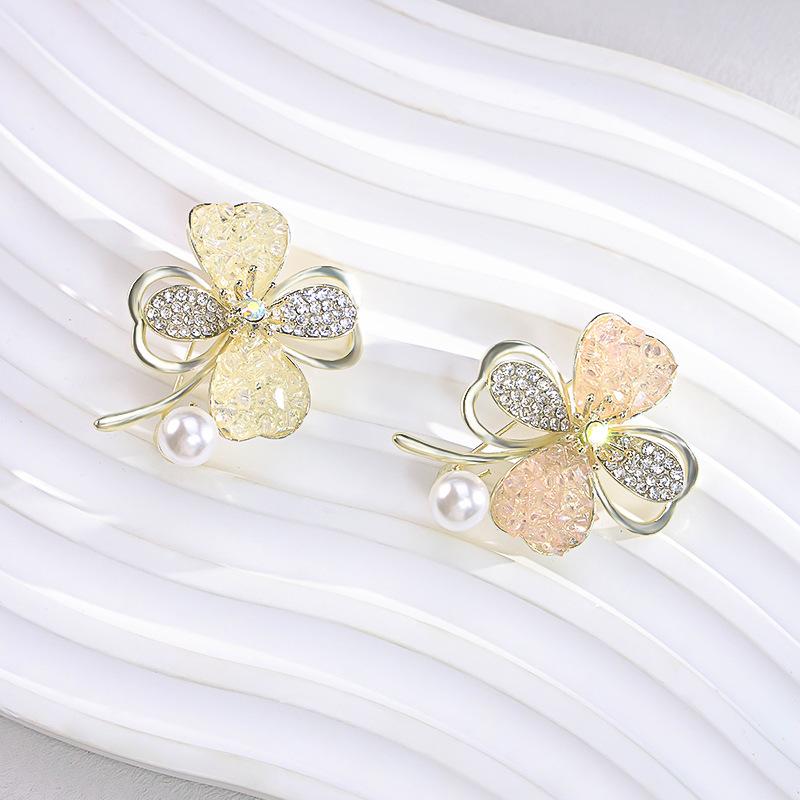 Retro Light Luxury Zircon Flash Diamond Flower Brooch Women'S High-End Niche Jacket Suit Corsage Accessories Anti-Light Pin