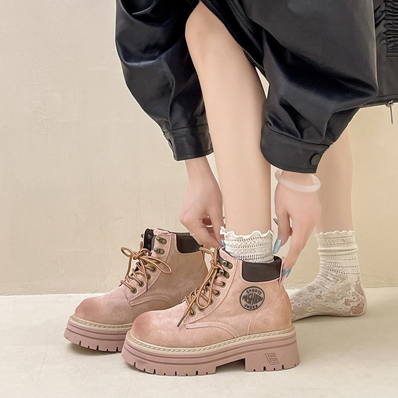 Fashion thick-bottomed mountaineering rhubarb boots for women's 2025 autumn and winter new comfortable and versatile locomotive Martin boots fashion