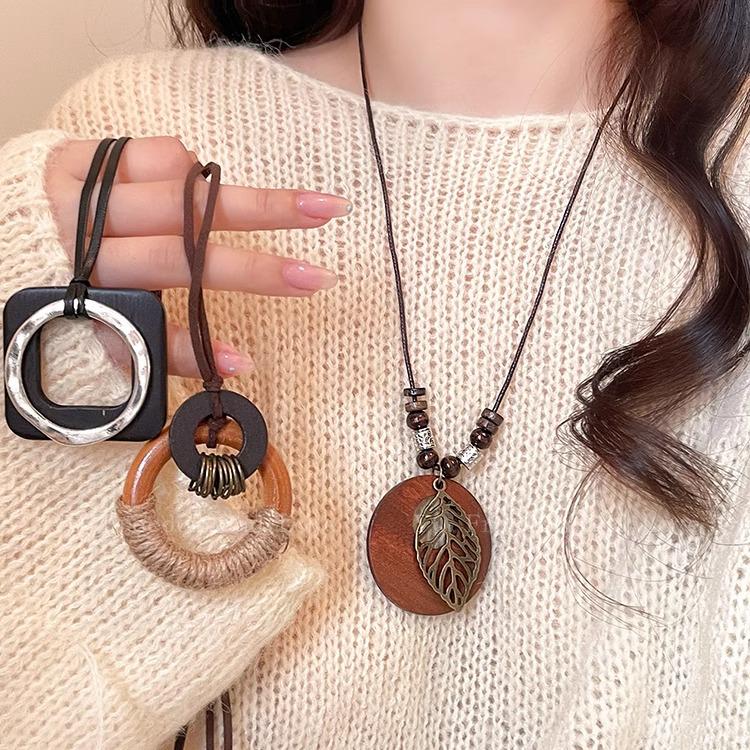 Colier cu Pandantiv Împletit Boho Vintage: Lanț Claviculă Etnic Chinezesc pentru Femei