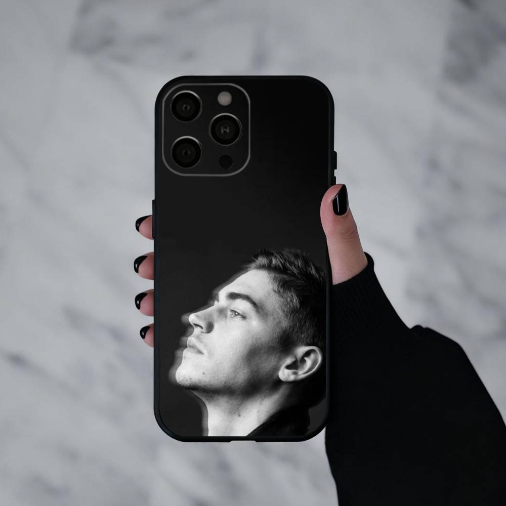 English actor H-Hero Fiennes T-Tiffin Phone Case For iPhone 17pro,16,15,14,13,12,11 Plus,Pro Max,XS,Soft Silicone Black Cover
