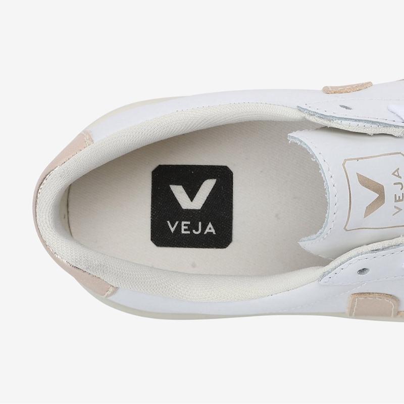 Veja Women S Slim Fit Golden Leather SneakerS Svjf231eo02 490