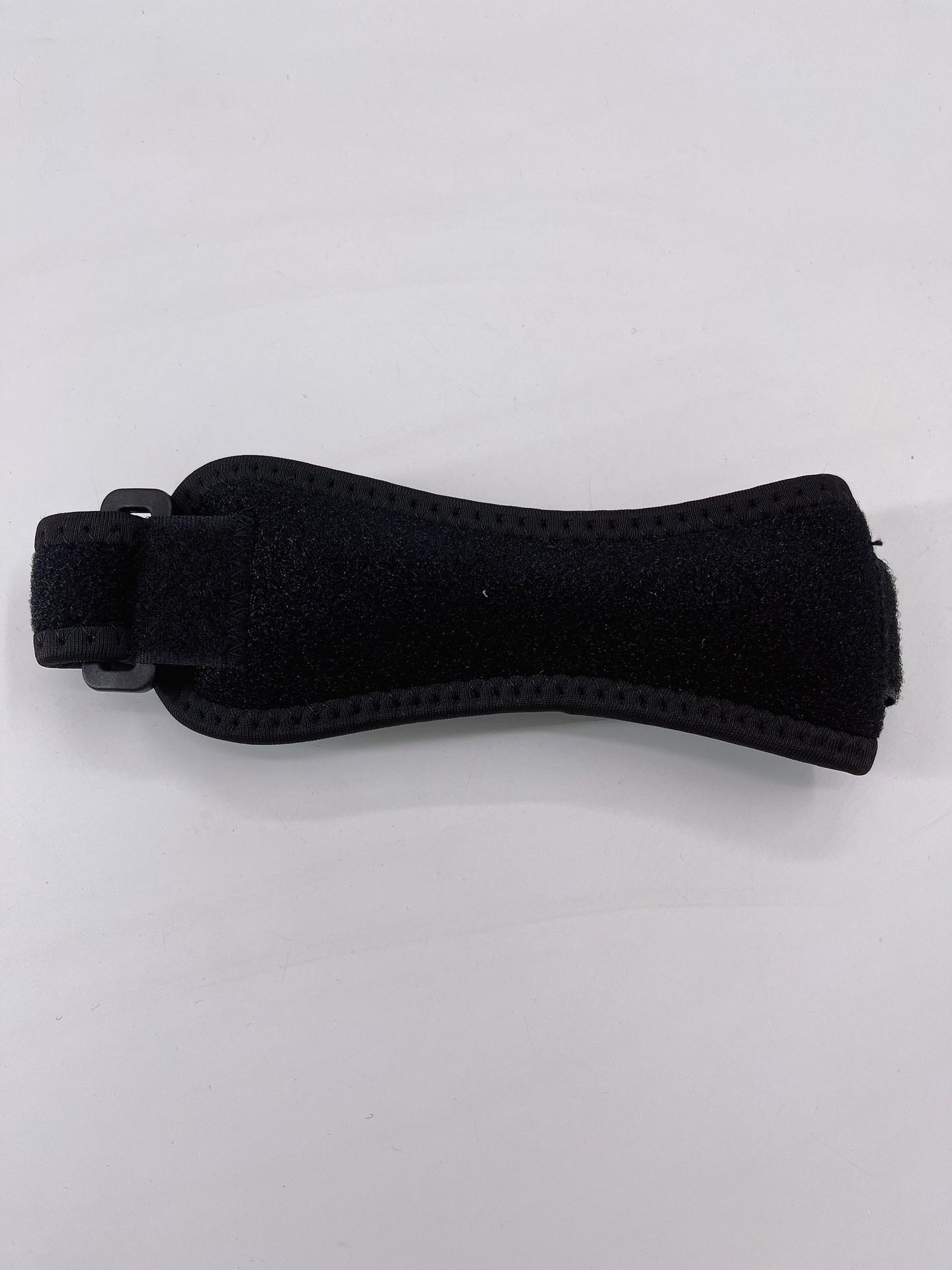 

Patellar Strap Breathable Knee Support: Silicone Compression for Running, Basketball, and Fitness Single Pack